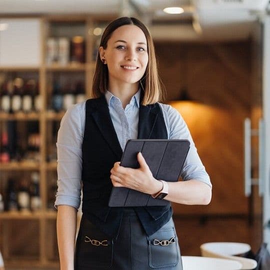 Человек работает